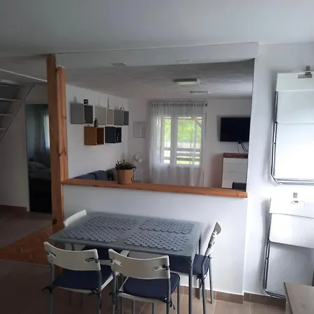 Fortuna Vendeghaz Tatil Evi *
